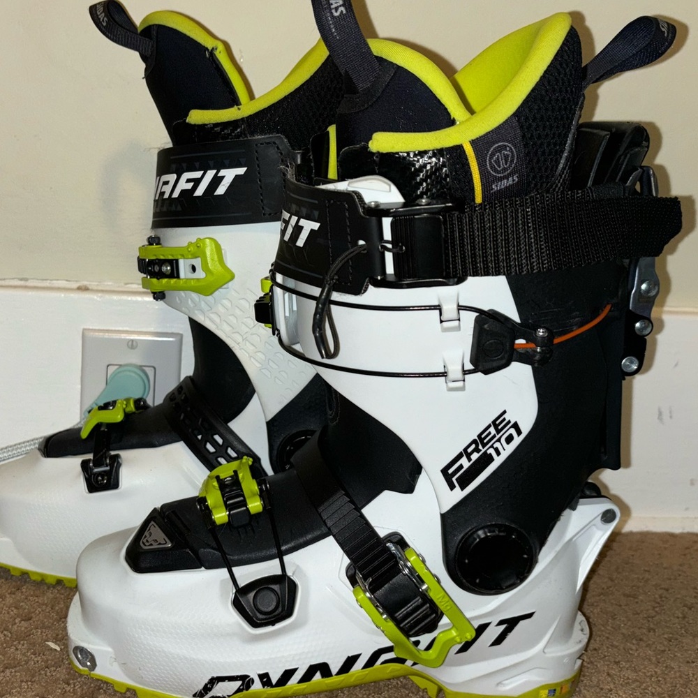 Dynafit Free 110 Women’s touring ski boots. Size 23.5